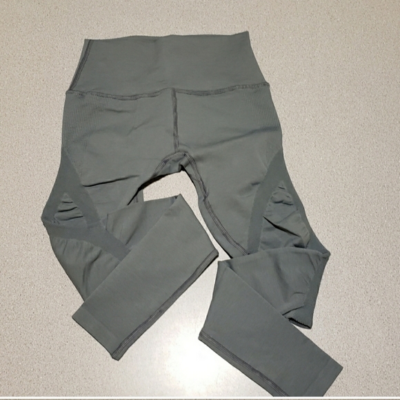 Alphalete bundle Small - Picture 2 of 3